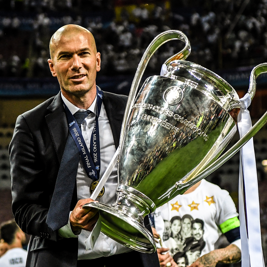 brfootball's tweet photo. In the past 48 hours: 

▪️ Zidane leaves Madrid 
▪️ Conte leaves Inter 
▪️ Inzaghi leaves Lazio, expected to join Inter 
▪️ Pirlo expected to be fired by Juve, Allegri expected to return 
▪️ Donnarumma leaving Milan 
▪️ 21-penalty shootout in the Europa League final

Football 💉 https://t.co/BHWjXDiujN