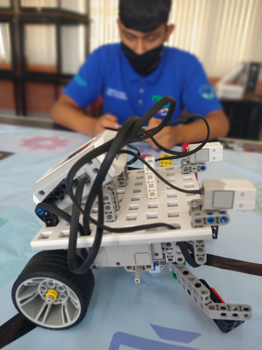 CECyTEC AGUJITA tweet media