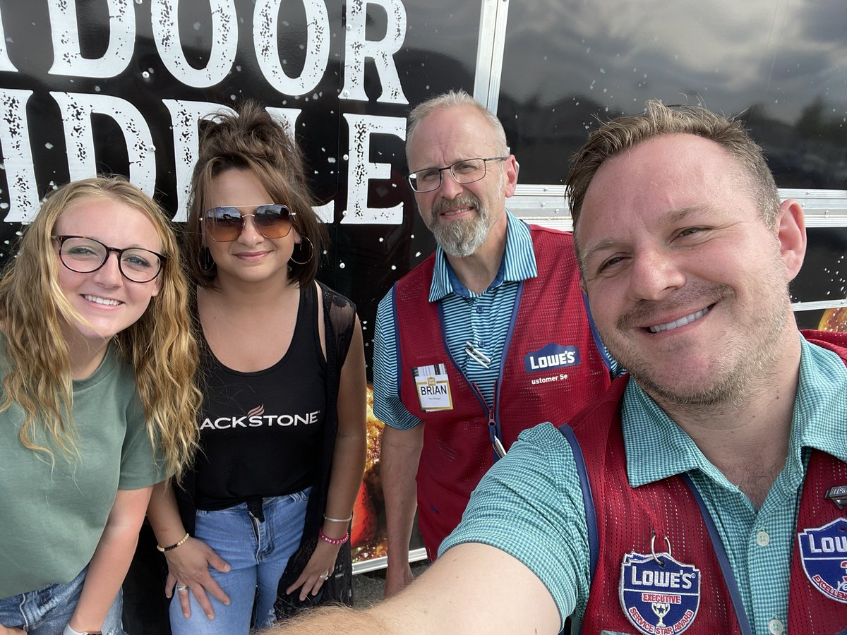 charlesatlowes's tweet photo. 👏Huge Shout Out and Thank You to @ToddToven @desiree_dukes and @BlackstoneGrid for today’s event! Welcome to the @lowes family! We can’t wait to have you back!👏 @BrianTickle447 @charlesatlowes @BenitoKomadina @steveyoung456 @JoeMcFarland_ @BoltzBill @ExecutiveMoms #griddlemore https://t.co/wICbKKYvEL