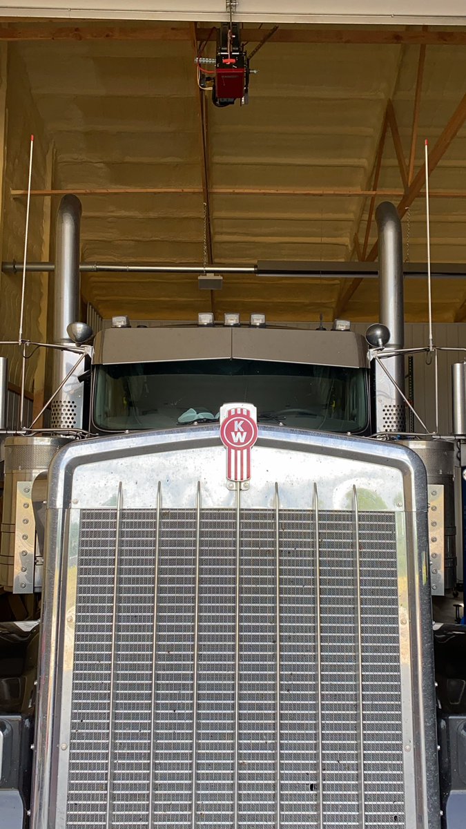 adavis6419's tweet photo. You would think my local T&amp;T dealer would wash my truck to show off his product @Iowatrucker25 https://t.co/jmBAaKoT22