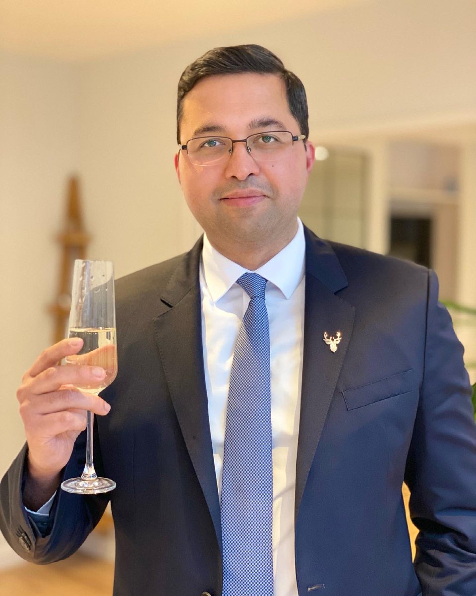nikhilvasdevuro's tweet photo. Honoured to have been awarded the degree of ‘Doctor of Science, DSc’ at the School of life and Medical sciences, University of Hertfordshire via a virtual reception tonight . Humbled to be amongst such academic intellect. Thank you to my family and friends. https://t.co/k5Zf1D3MkS