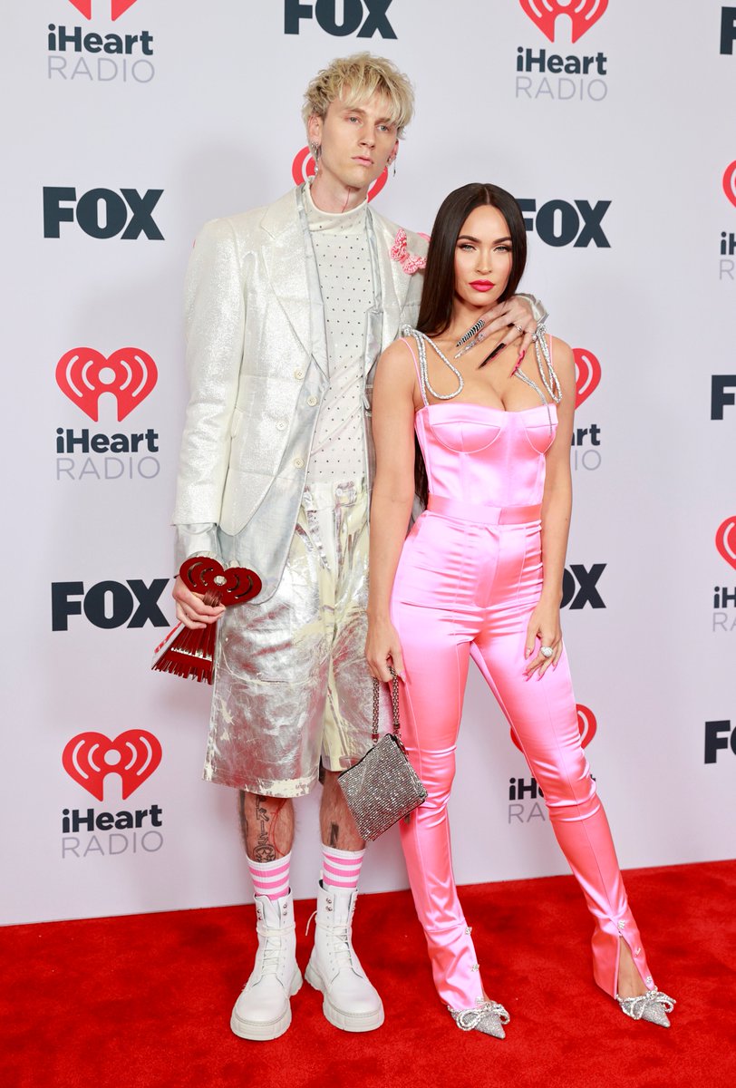 enews's tweet photo. Then they showed up and we can't get enough of it. 💕 #iHeartAwards2021 https://t.co/WC7bsnUjip