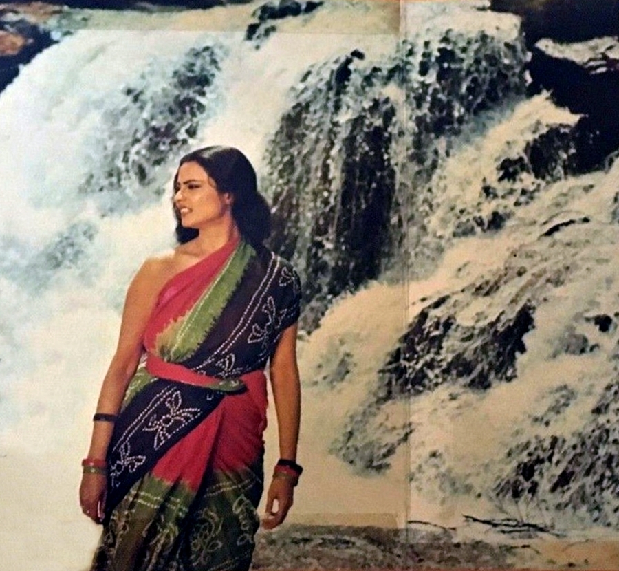 sowika71's tweet photo. #38YearsOfGhazab #28May1982
#Dharmendra #Rekha #Ranjeet #Jagdeep #ArunaIrani
#AnandBakshi #LaxmikantPyarelal
#CPDixit #Bollywoodflashback https://t.co/BI22uq8XR0
