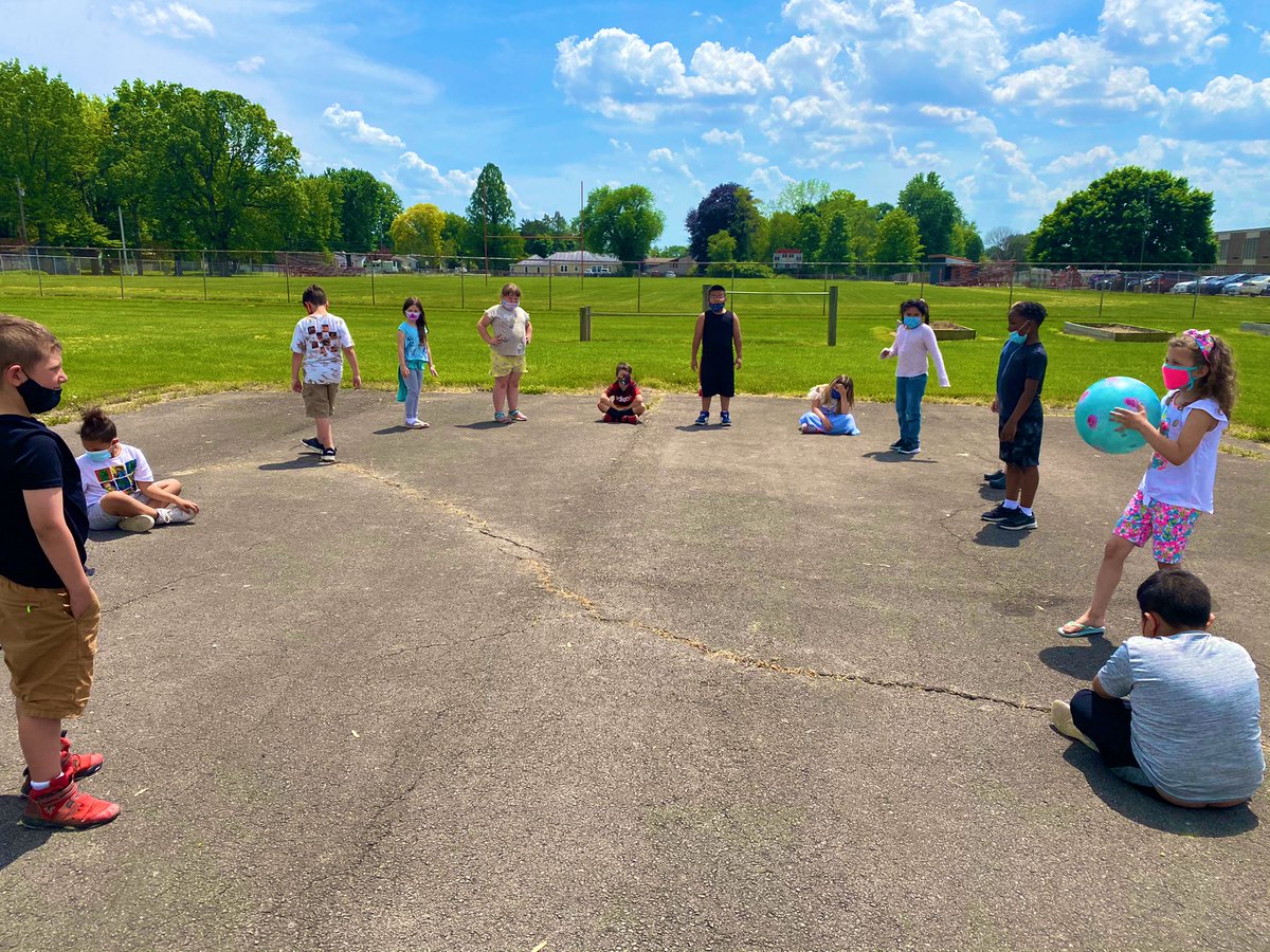 BStang91's tweet photo. Photo dump from the end of my 8th year teaching! It has been a year for the books but we made it! 🎉♥️🎵#gwproud https://t.co/yU6zbPcJvW