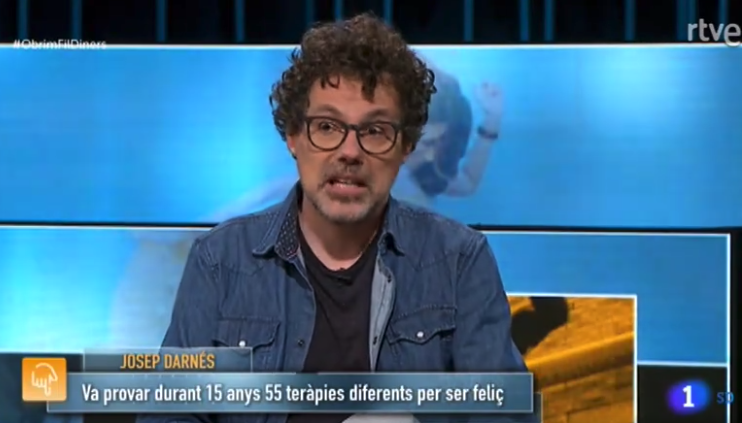 ObrimFil_TVE's tweet photo. Es pot trobar la felicitat a través de teràpies i cursos d'autoajuda?
En @josepdarnes és un enginyer que va estar durant una època de la seva vida buscant la felicitat a través d'aquests canals
Voleu saber si li va funcionar?
No perdeu detall
#ObrimFilDiners https://t.co/JBUrO9nsYp