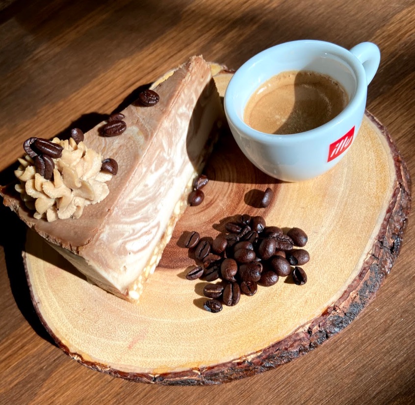 Coffee and pie anyone? ☕🍰️

#whatveganseat #vegancafe