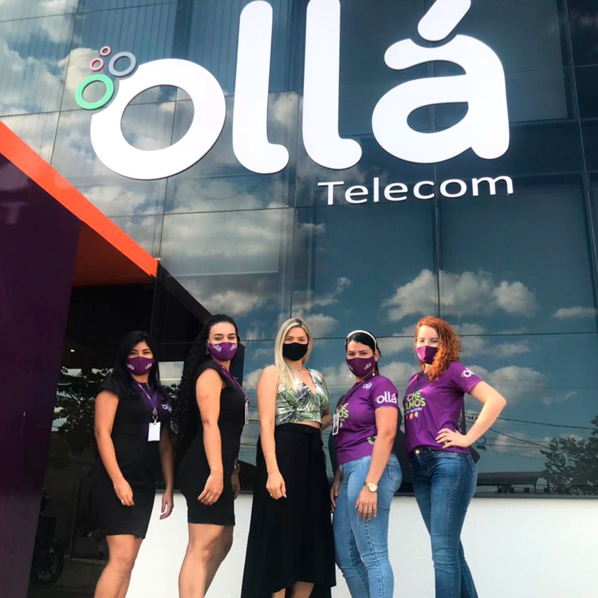 OllaTelecom's tweet photo. Ilustre visita da nossa cliente parceira @valben_ 🙌👏 Recebida com todo carinho por nossa equipe de atendimento😍

#ollátelecom #internetbandalarga #telefoniadigital #tvacabo #portovelho #rondonia https://t.co/EGXyvzIIEi