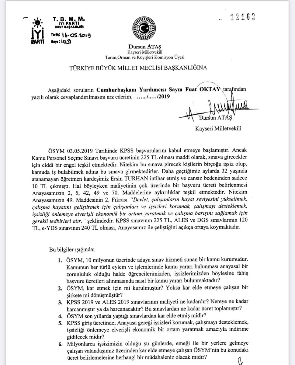 DursunATAS38's tweet photo. İki yıl önce ÖSYM tarafından yapılan sınavların maliyetlerinin ne olduğu, ÖSYM’nin ne kadar kar ettiği gibi hususlara ilişkin sorduğum sorulara hala cevap verilmedi.

Birçoğu işsiz binlerce insandan 300TL sınav ücreti talep etmek vicdansızlıktır!

#kpss2021 https://t.co/CseIMtjvL7