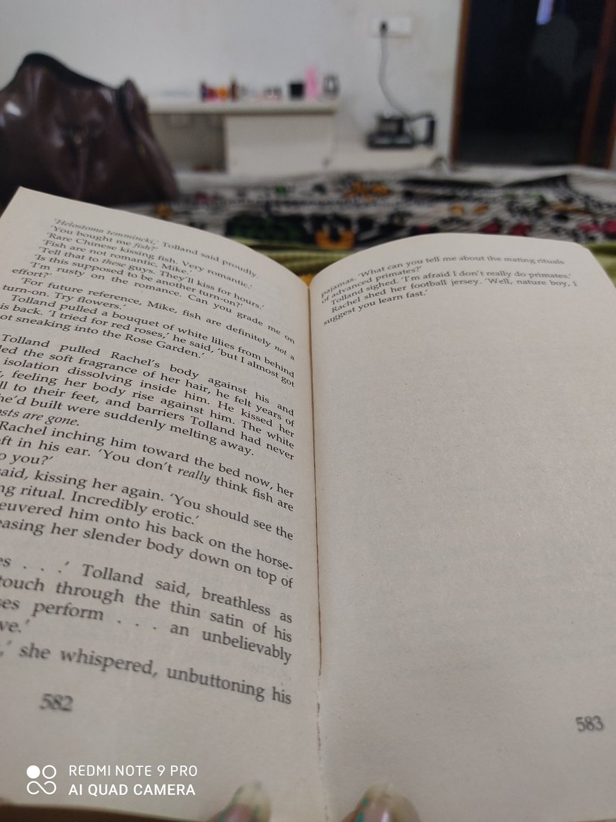 jayshreemurugan's tweet photo. The only satisfying job during lockdowns....! #CompletingNovels ๐
๐ A truly heart racing thriller๐ #DeceptionPoint @AuthorDanBrown https://t.co/3FDcajDkYk