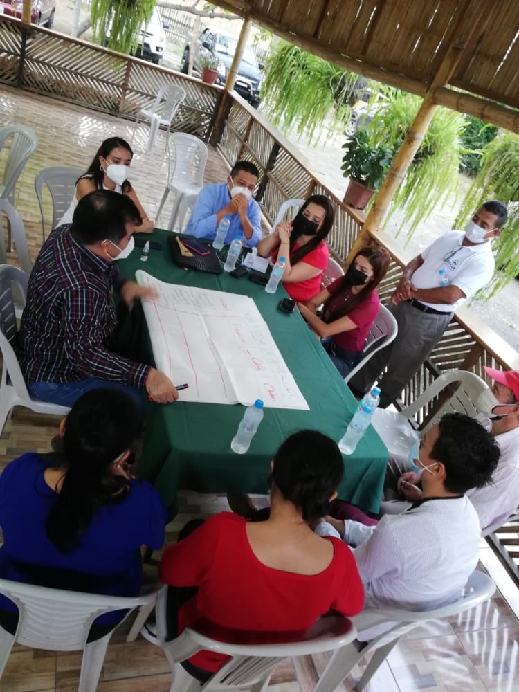 MesaCiudadanaEc's tweet photo. Taller de operatividad en la hoja de ruta e incidencias de las submesas de Gobernanza, Agricultura y Transparencia. Avanzamos juntos con Participación Ciudadana. @FundacionEsquel @USGPOFICIAL @PortoviejoGAD #EuropaSeSiente #tuvozespoder #meta https://t.co/GJeUubbKgG