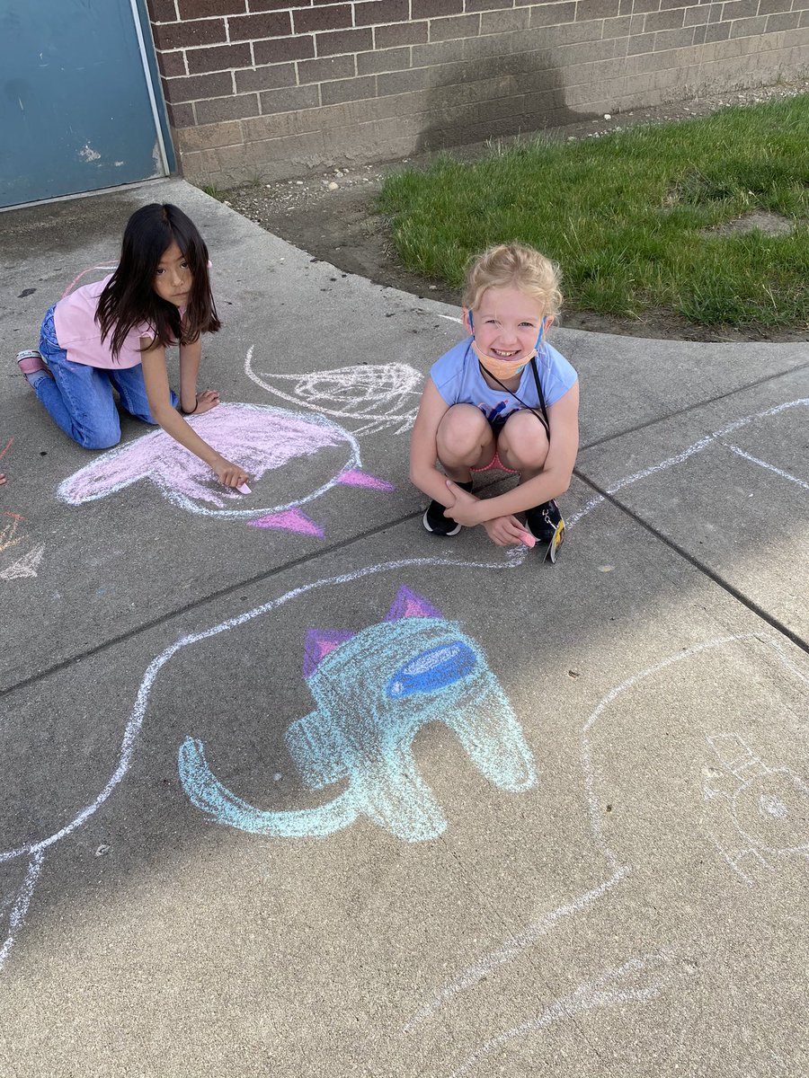 HornadayTweets's tweet photo. Let’s “chalk” it up to a great day of our countdown! #Day8of10DayCountdown @mvcsc_district @FESElem #2ndGrade #WeRMV https://t.co/BKaluEUcDC