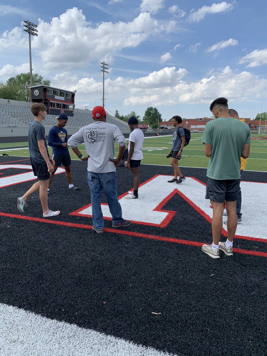 MHTrack_Field's tweet photo. One last practice before Regional Finals βΌοΈ
Information for tomorrow β¬οΈ
π 3:00 pm
πPickerington North High School
βοΈ 6:00 pm
π Tickets are limited and can ONLY be purchased using the link below β¬οΈ
https://t.co/sAzxCpVFW0
#MHTrackAndField #WeRPrexies https://t.co/vBc2B9cIeF