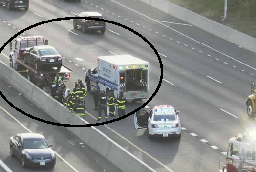 GregRice1010's tweet photo. EVERYBODY showed up...
On the @1010WINS Jam Cam, we see a wreck on the WB #StatenIslandExpressway at Victory Blvd- the @FDNY, @NYPDnews & π all there, and WB traffic's a MESS from the #VerrazzanoBridge.
EB is a standstill from the #GoethalsBridge.
@WINSTRAFFICNYC https://t.co/GhxRHS0Aob