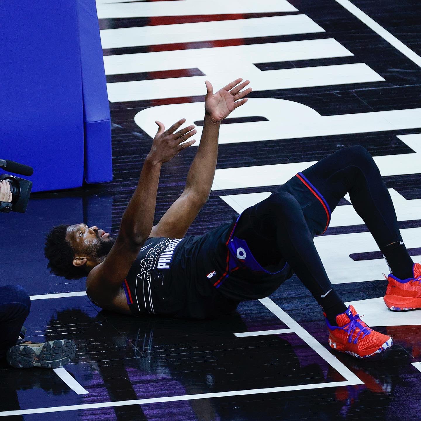 Joel Embiid doing the DX celebration as a tribute to Shawn Michaels and Triple H as 76ers beat The Wizards.