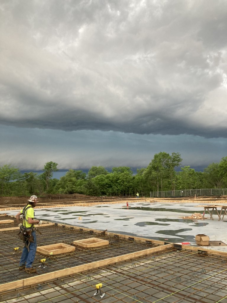 abbyspornitz's tweet photo. @glezak check out these pics of the storm my hubby took at work today in Grandview! https://t.co/0S4wEEpAUp