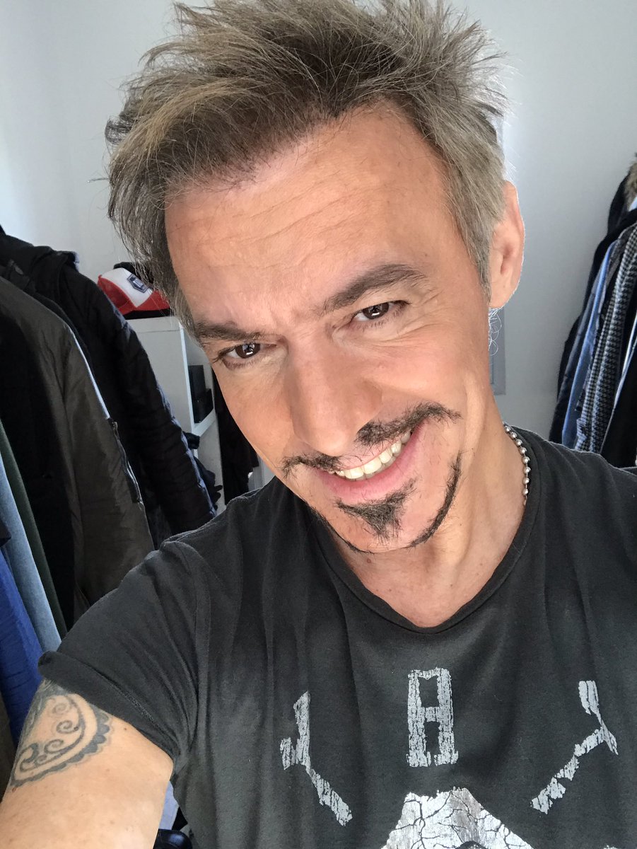 CAE on Twitter "se que acá son crueles y villanos, pero tb sé que me