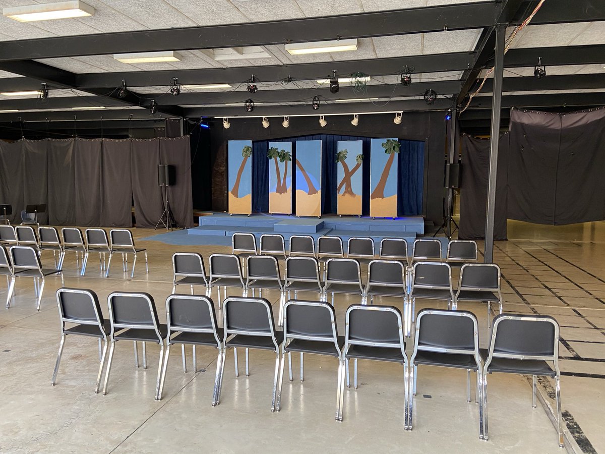 ToroChoir's tweet photo. Set up and ready to go for OPENING NIGHT! @SeguinISD @SeguinFineArts @AJBriesemeister https://t.co/CaGmSGIfBy