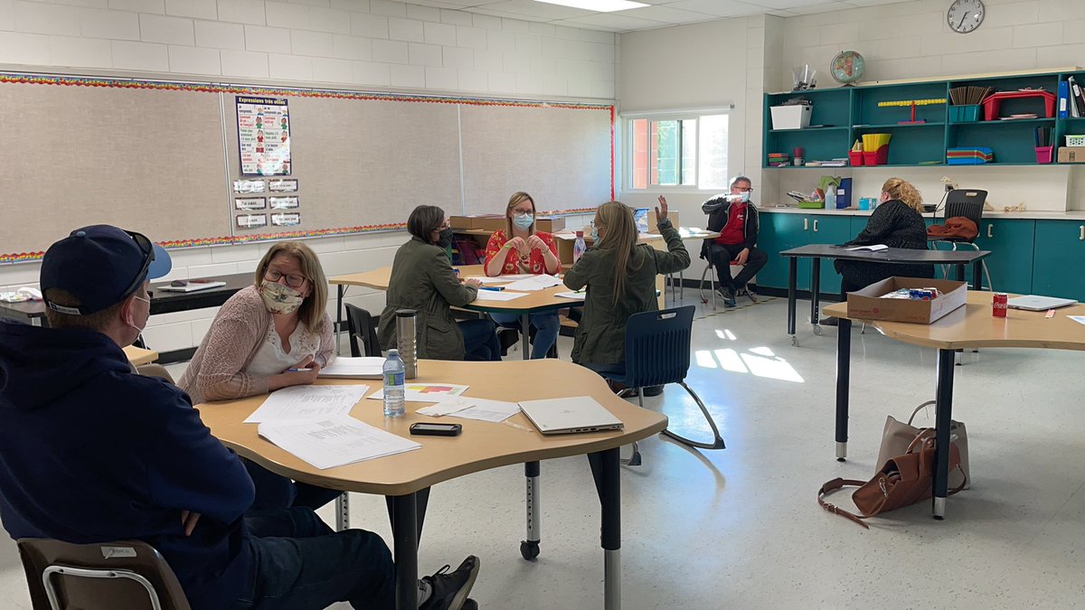 RitaRebizant's tweet photo. It’s 6:30 on a school night. This incredibly dedicated group of #teachers was given the option to call it a day. But they chose to stay, to #collaborate & share ideas how we can improve the #learning experience for every student. #feedtheteachers #myheart #WomenEd @mbteachers https://t.co/6qeSFvlMO9
