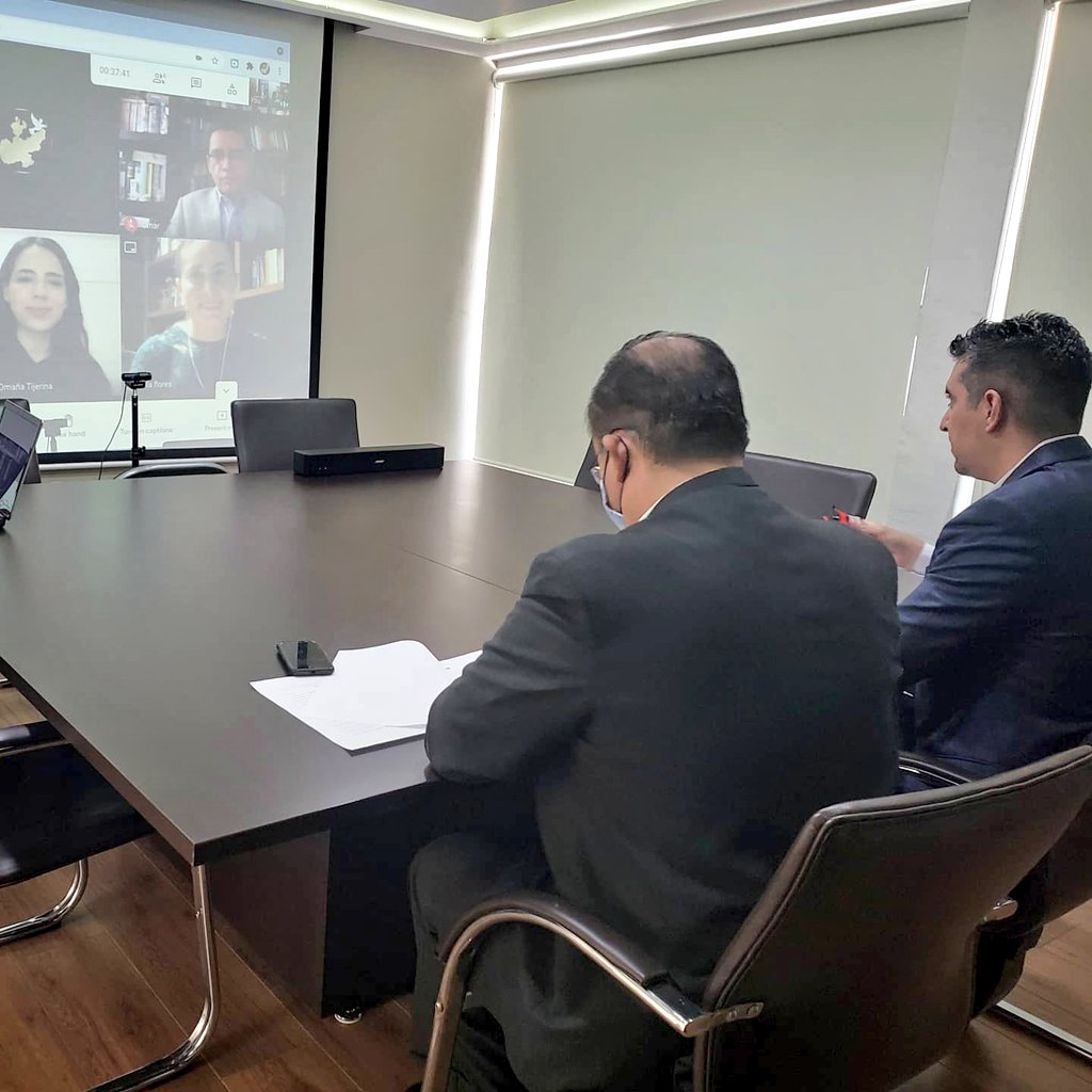 HAEmiliano's tweet photo. Formalizamos nuestra colaboración con @CEEAD con el objetivo de ampliar las posibilidades de Capacitación en el @IJA_Jalisco en el Sistema de Justicia Penal para funcionarios públicos y profesionistas #CulturaDePaz #Educación #FelizJueves #Jalisco #México #CEEAD #10AñosContigo https://t.co/XMKZxkv57y