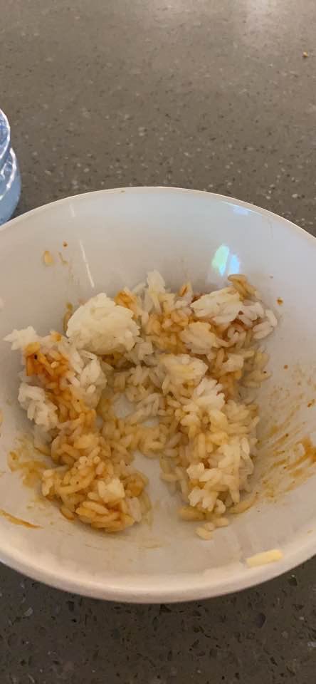Cjacic1's tweet photo. @GordonRamsay hey gordon, rate my friend’s chicken and rice. he claims he is a chef https://t.co/R5FBoqf7aH