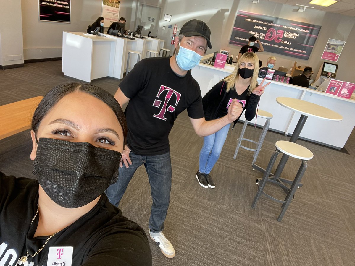 Today team Mckee had a visit from the one and only <a href="/Tobin1Brian/">Brian Tobin</a> and our girl <a href="/Kayla_Love04/">Kayla DeMarco🌻</a> it was nice having you both here and getting great knowledge surrounding customer loyalty 💗#BAMily #WestIsBest