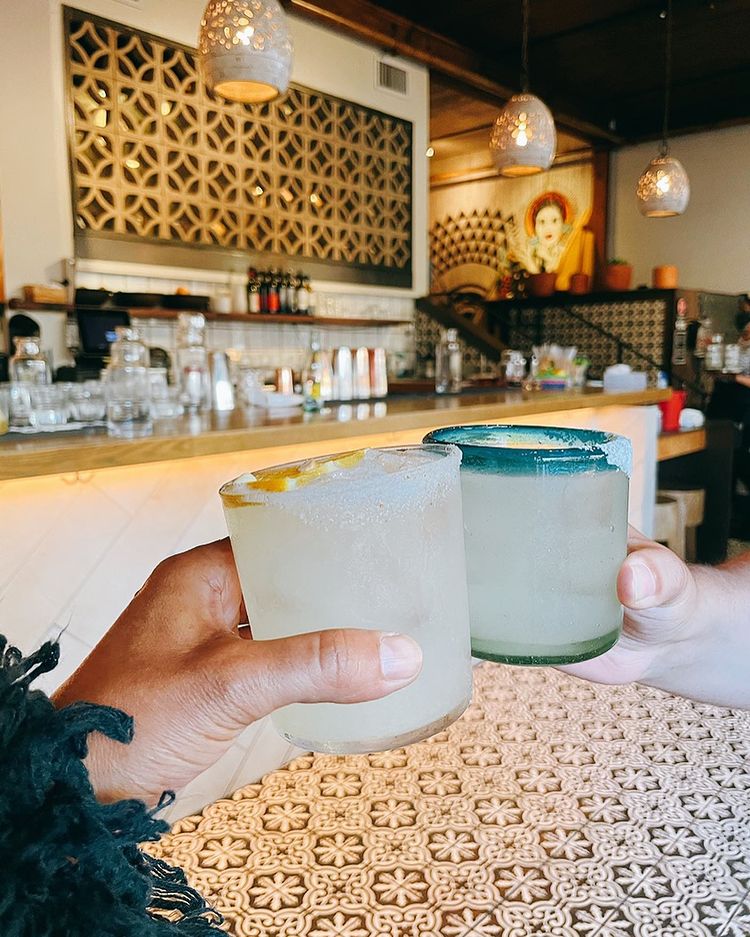 Cheers to a 3 day weekend around the corner. 🥂 Celebrate a little early with some happy hour margaritas, M-F, 3-5pm (at our SF location only). 
________________________
📷: <a href="/garryxalexander/">Garry alexander</a>