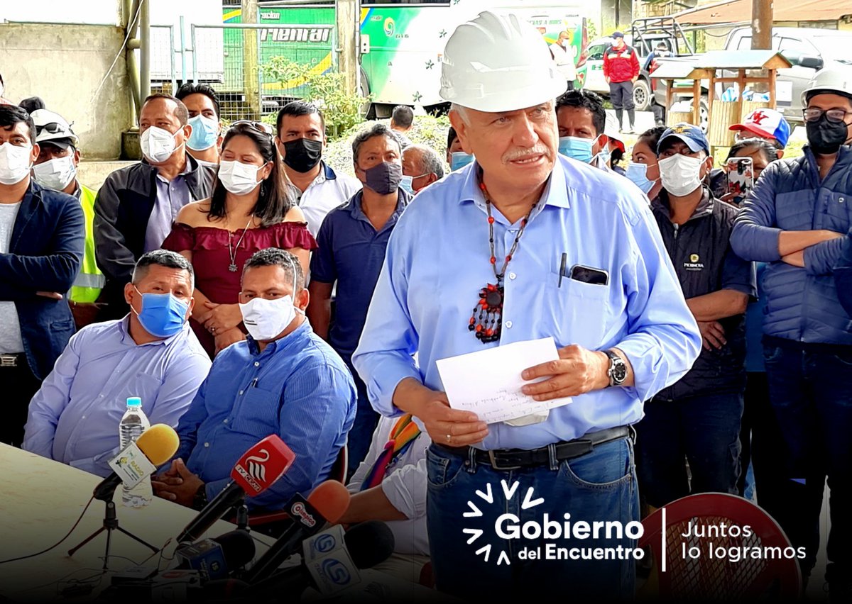 Gobersucumbios's tweet photo. @albaro_beltran @Gobersucumbios junto al ministro de @ObrasPublicasEc @MarceloCabrera y autoridades locales realizaron un recorrido por el sector de San Luis a fin constatar la magnitud de los daños y gestionar soluciones integrales y definitivas para la vialidad de la #Amazonía https://t.co/fgEdMQps1Z