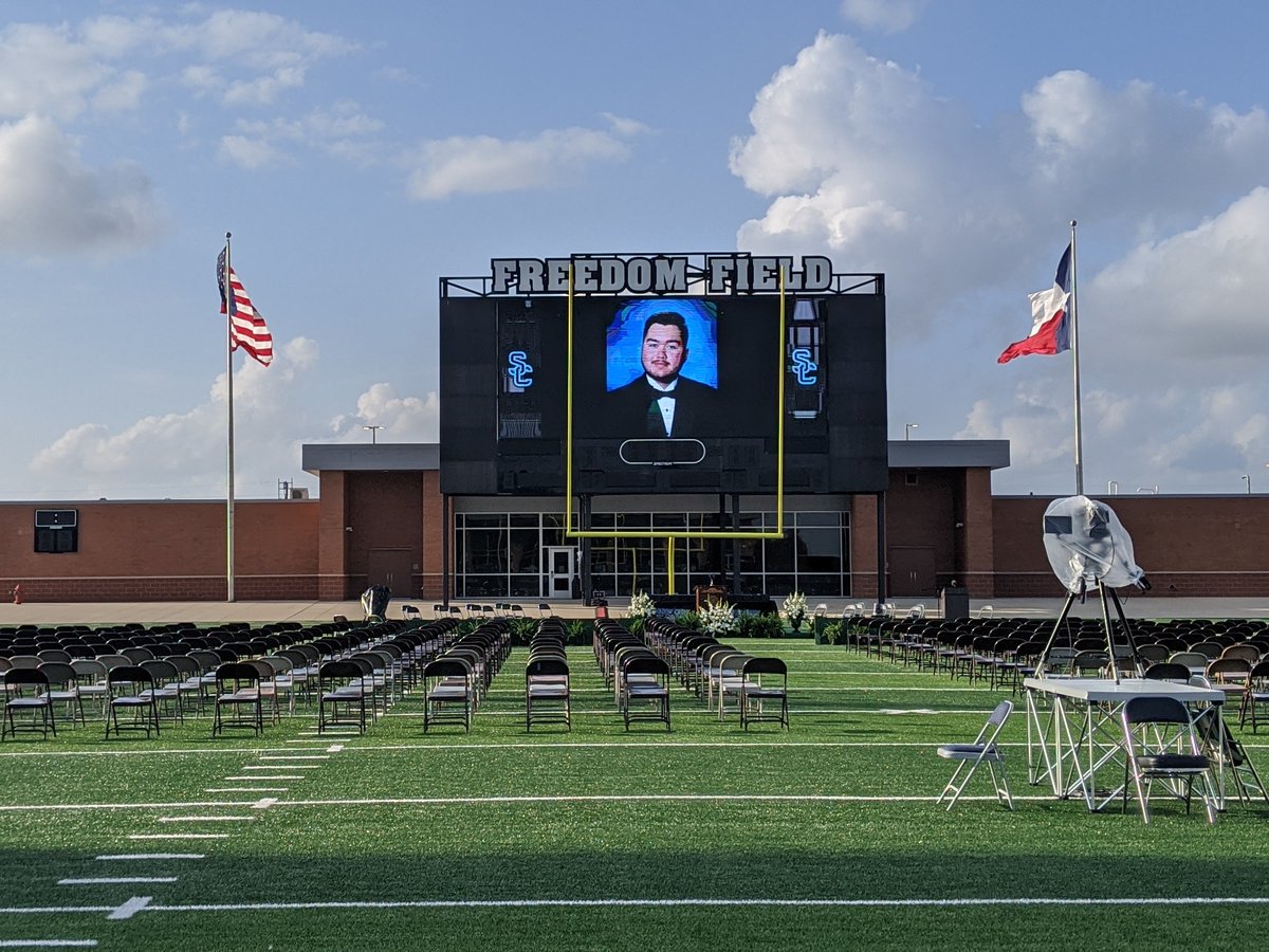 Sharks are you ready? Fins Up Creek!! Watch the Class of 2021 Shadow Creek High School Graduation live here: youtu.be/VH4gfYheVBQ at 7:30 pm!