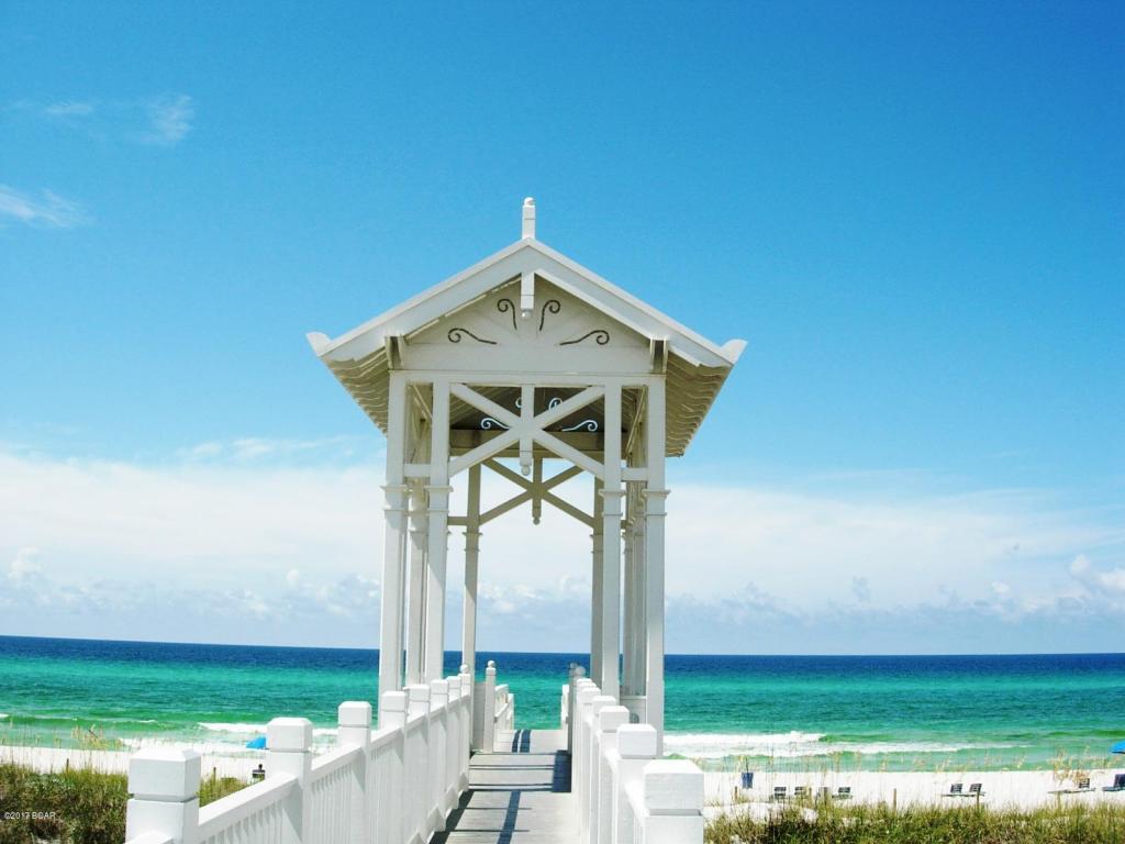 Carillon Beach tweet media