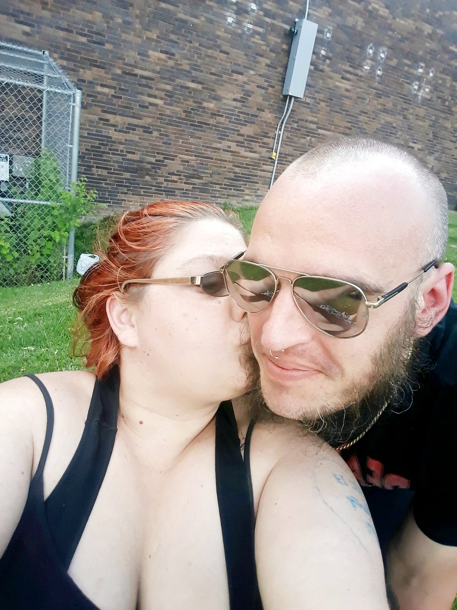 Julie Knoll tweet media