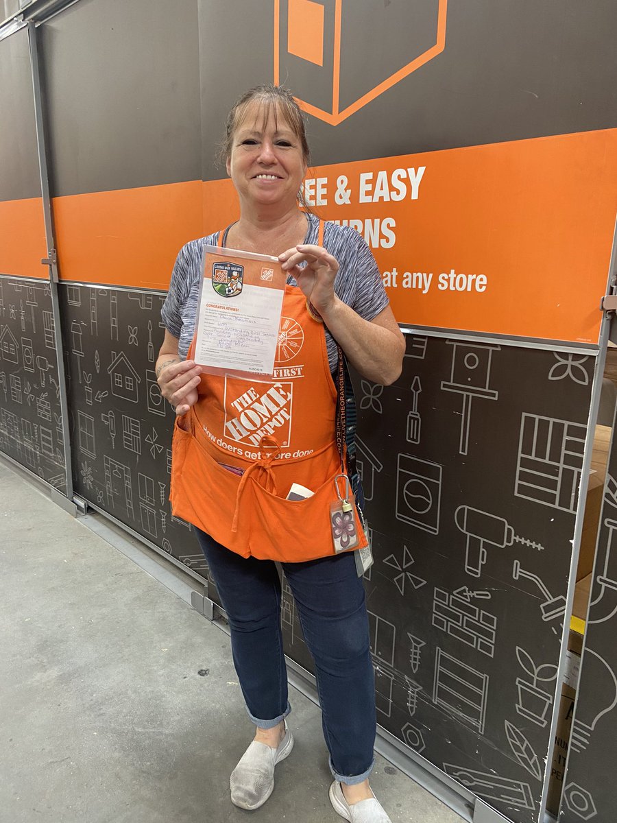 Say Hello to Rockstar, Donna... customer stated he only shops at HD because of her &amp; her kind service!! Thank you for all you do!!#servicedesksuperstars @RamonEstevez12 <a href="/Eduardothd6357/">Eduardo Chaves</a> <a href="/CrickettSurls/">Crickett Surls</a> <a href="/garydemarinis/">Gary DeMarinis</a>
