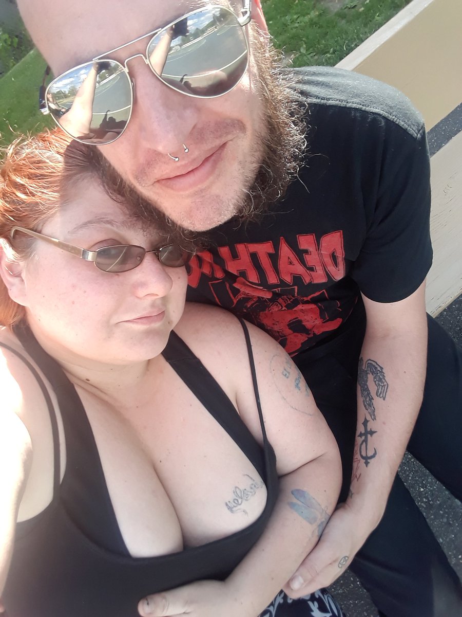 Julie Knoll tweet media