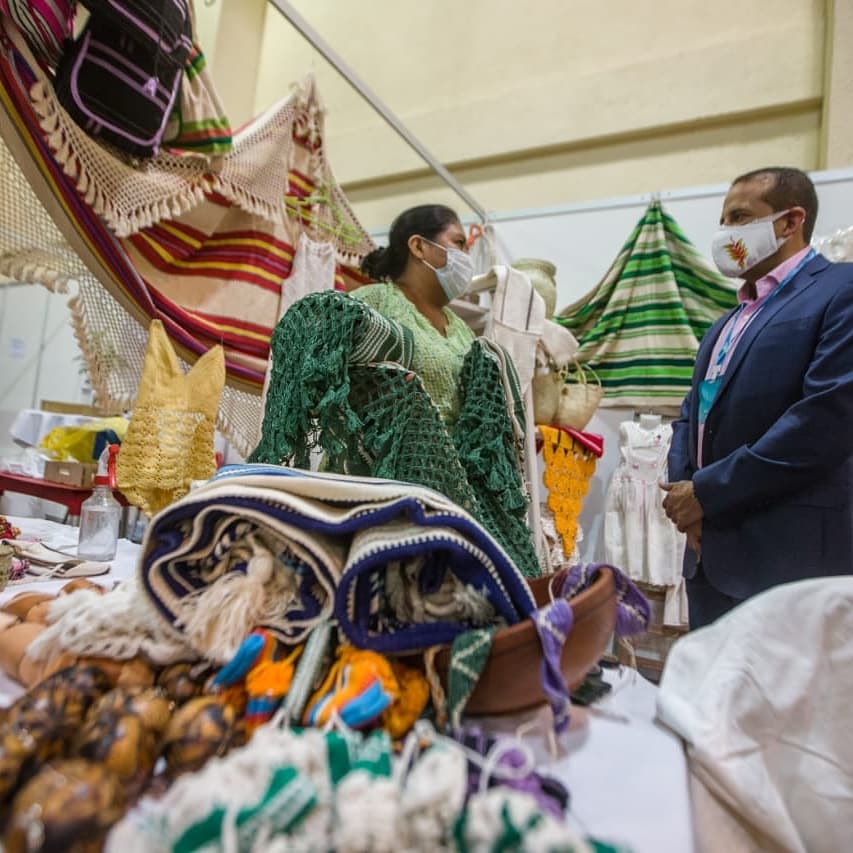 GobSantaCruz's tweet photo. El gobernador @LuisFerCamachoV participó de la inauguración de #AGROPECRUZ, #EXPOFOREST y #EXPOUTDOORS en @FexpocruzO, vitrina comercial de Santa Cruz para Bolivia y el mundo. https://t.co/s8sDcLgVBA