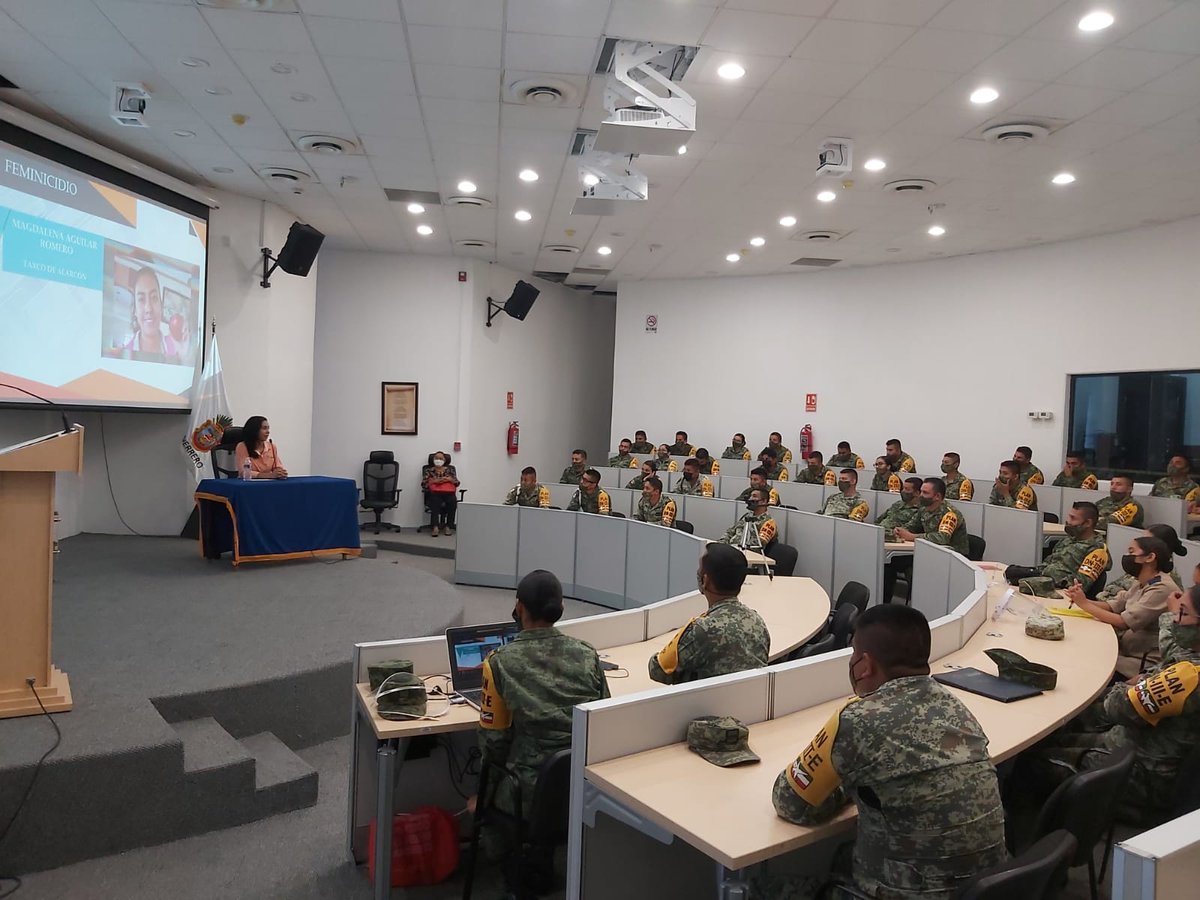 SemujerGro's tweet photo. Imparte la Semujer conferencia “Violencia de Género”, a personal militar

ℹ......  https://t.co/sRMEHYZSko https://t.co/cSp7FqJHoX