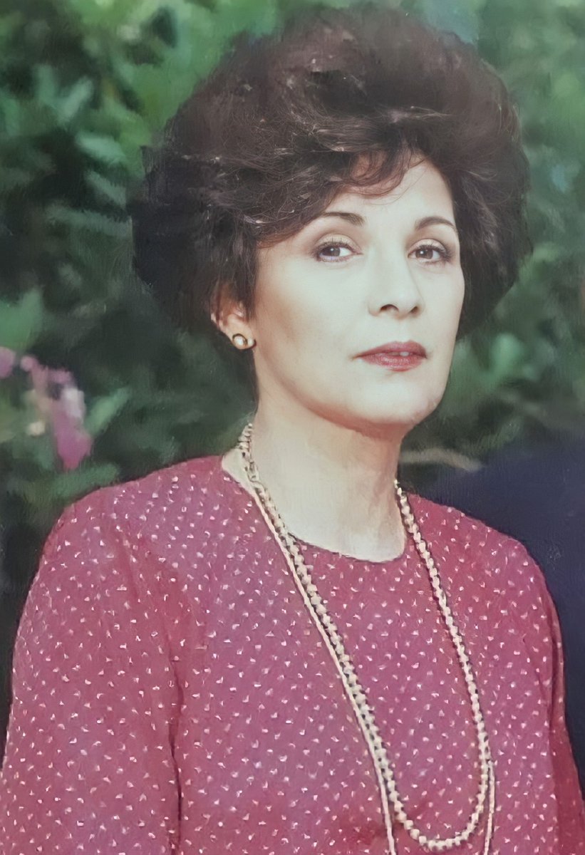 TLNCGHGP's tweet photo. #18ProtagonistaFemenina La gran actriz #JudyHenríquez como Isabel Domínguez De San Martín en #SeñoraIsabel producción de #Coestrellas en 1993/94. Original de #BernardoRomeroPereiro (+). #MónicaAgudeloTenorio (+). 
[#SomosLeyenda]

#TelenovelasColombianas
https://t.co/xuTwvMXYTx https://t.co/3szZrkKcfM