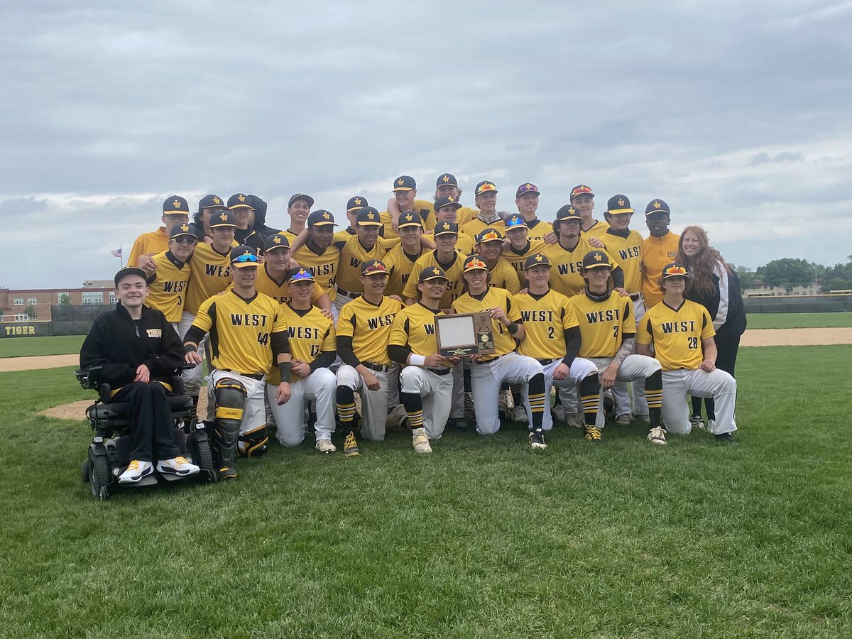 jtwestbaseball's tweet photo. Senior Day was a success.  3-1 win over Plainfield Central!  Jimmy Anderson 6IP, 2H, 1R,1BB, 7K.  Camden Karczewski had 3 Hits, 1 R, Dbl, Lucas Coyl 2 Hits, Dbl, RBI.  13-2 conference record!  #Champs https://t.co/MqTEw0QgYz
