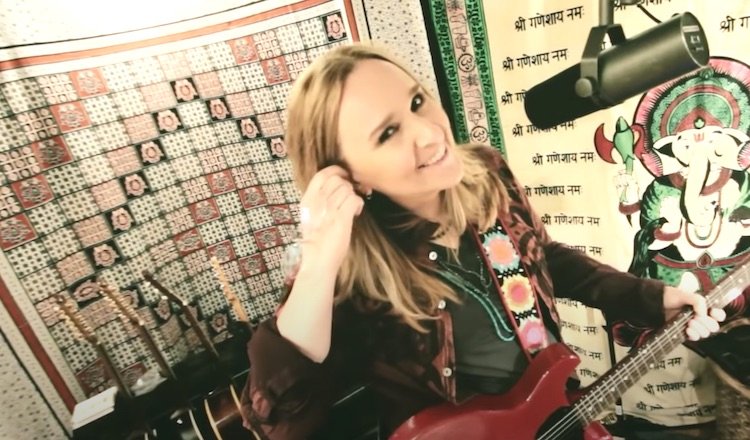metheridge's tweet photo. "In a true return to form, Melissa Etheridge’s single 'One Way Out' ignites with the raw power of her early rock classics like 'Bring Me Some Water' and 'Like the Way I Do.'" 🎸🔥 Who's ready for 'One Way Out'? Learn more at @TheAdvocateMag: https://t.co/WG15uSQV9k https://t.co/Ismc0Q0wMp