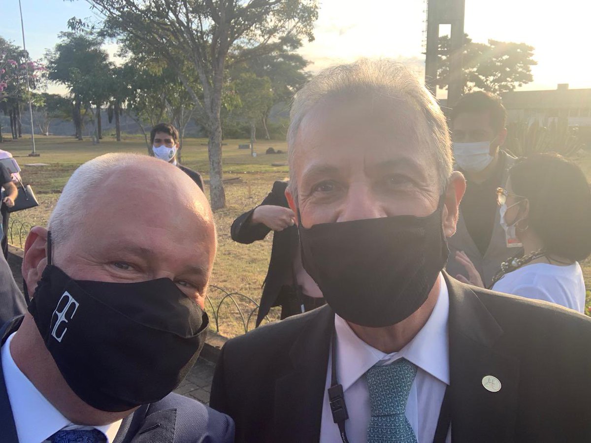 PeterWilson's tweet photo. Itaipu é uma das maiores fontes de energia renovável em todo o mundo. 

Quero colaborar com o ministro Bento Albuquerque @minas_energia no seu trabalho pela nova legislação para energia eólica offshore. Esta é a próxima fronteira e as condições no Brasil são perfeitas 🇧🇷🇬🇧 https://t.co/PIUXGbbHOv