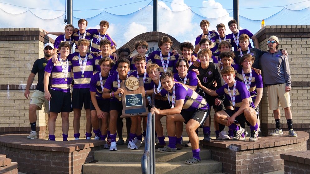 CBHSMemphis's tweet photo. That championship hardware looks good on you, Brothers! https://t.co/WBmSat3snY