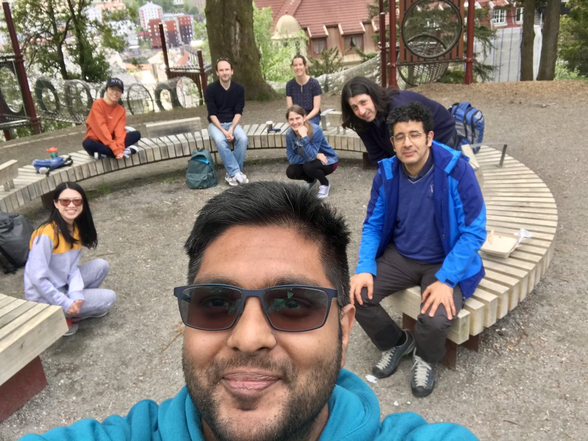 Astrolink's tweet image. #ClimateDynamics team of @Geofysen found time to meet in the park