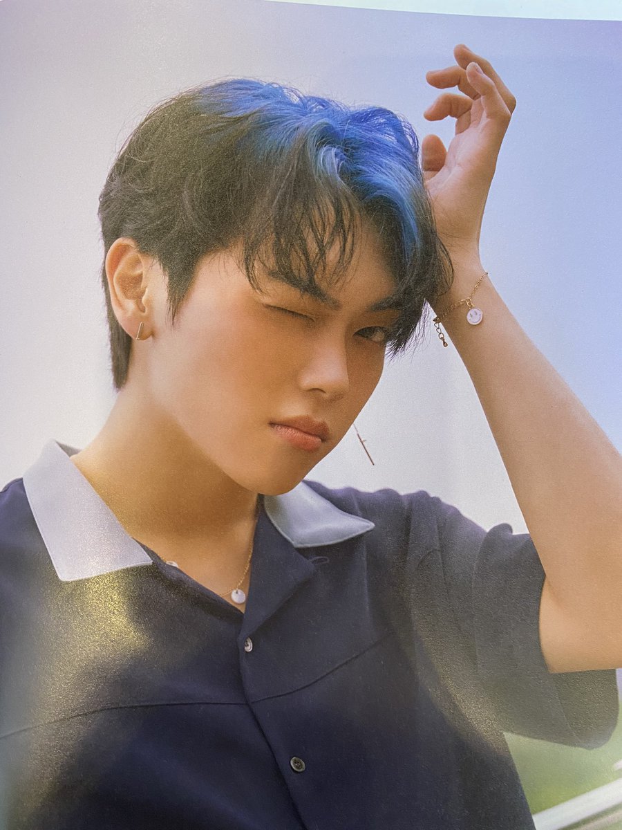 zzangtoluv's tweet photo. 광화문교보에 있어용...
이런 사진들이 •• https://t.co/W6R022bx5L