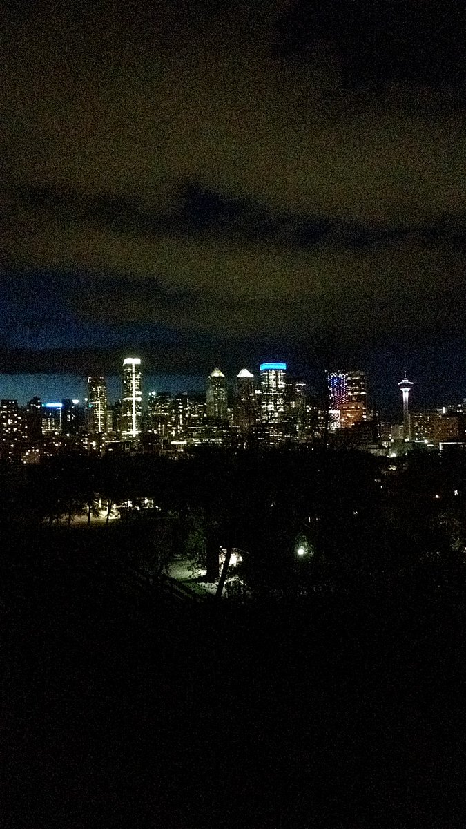 DrewStremick's tweet photo. Late night walks. #TheyreFun #Explore #yyc https://t.co/K1qs9FRTxq