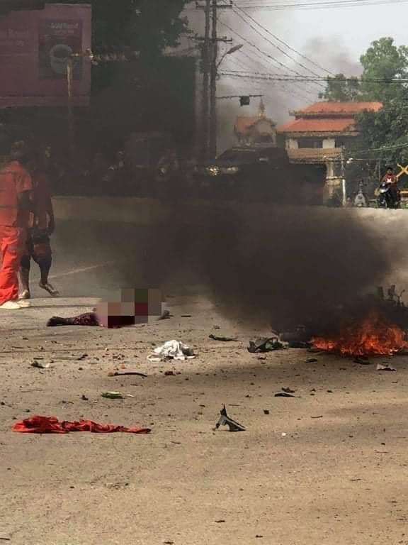 IrrawaddyNews's tweet photo. A bomb explosion near a pharmacy on the Union Highway in Muse in northern #ShanState on Friday morning left one person dead, one injured and a motorbike destroyed. Three bombs exploded in the border town on May 26. (Photo: CJ) 

#WhatsHappeningInMyanmar https://t.co/tnchj0KZFg