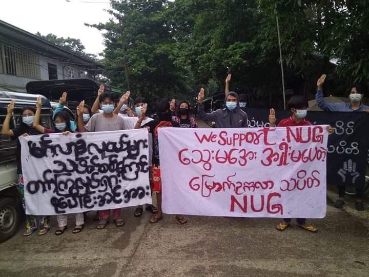 don_msi's tweet photo. Gen-Z youths from North Okalapa and Mingalardon townships continued their anti-military coup strikes today although the towns were announced under Martial Law by illegitimate military government. 
#MilkTeaAlliance #May28Coup #WhatsHappeningInMyanmar https://t.co/DJK6YSR5YK