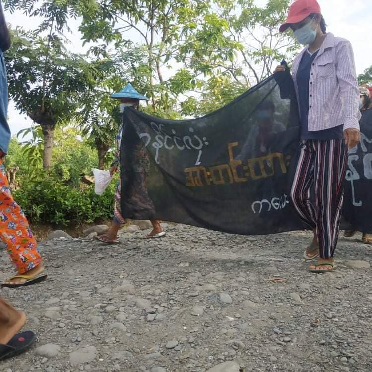 IrrawaddyNews's tweet photo. People took to the streets against the military regime on Friday in #Kale, #Sagaing  Region. (Photo: CJ) 

#WhatsHappeningInMyanmar https://t.co/d9eHL04t5C