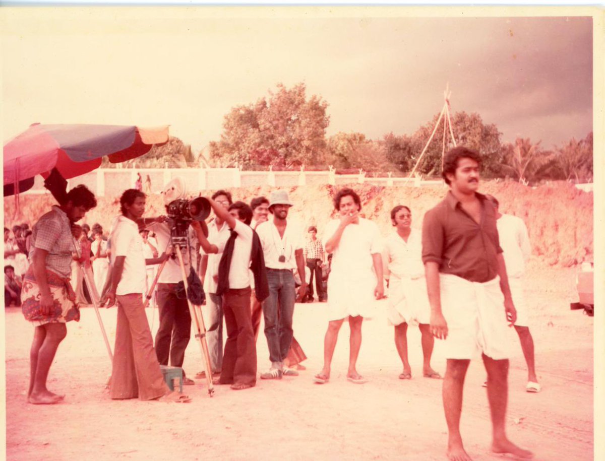 PrithviOfficial's tweet photo. Lalettan, Achan, Mani Ratnam sir, Ravi ettan (Ravi. K. Chandran), on the sets of UNARU (1984). 😊 @Mohanlal @dop007 Thank you @dop007 for the picture! https://t.co/53gYB3P8B1