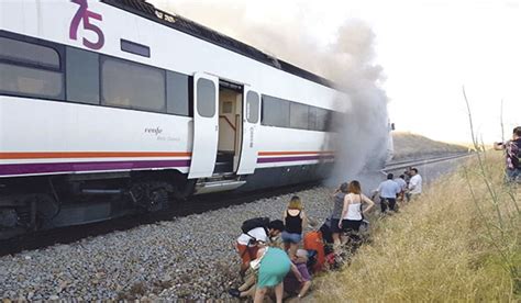 Talaverano78's tweet photo. Gobierno: vamos a crear la NASA española.

El tren extremeño: https://t.co/cva77Znz31