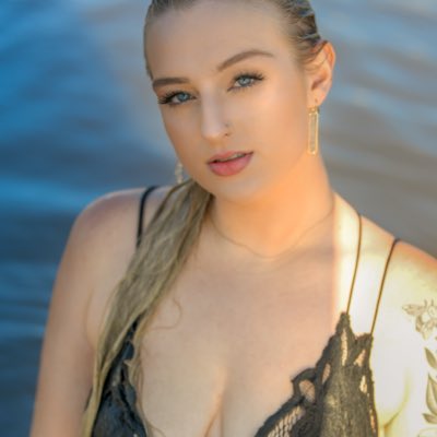 madisonsc0tt's tweet photo. #mermaidstatus  #NewProfilePic https://t.co/vjKbYheCIG