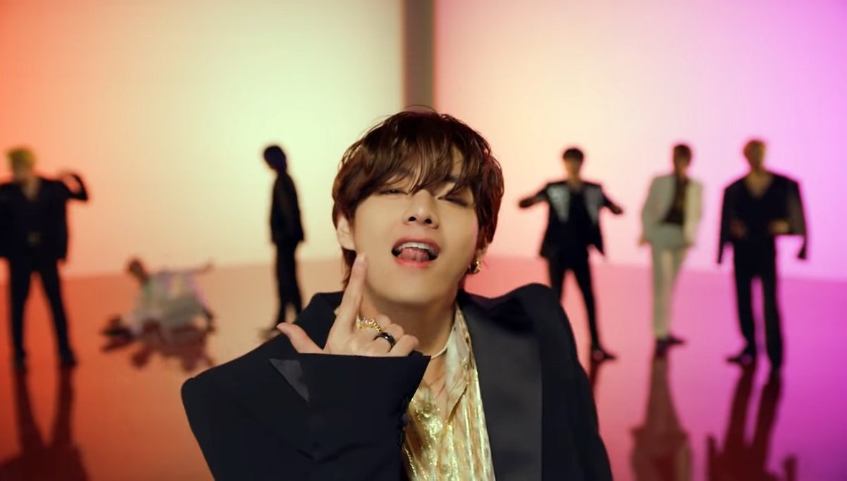 Чонгук бтс. Hotter bts. Bts чон чонгук. Bts хот. Чимин из bts горячий.