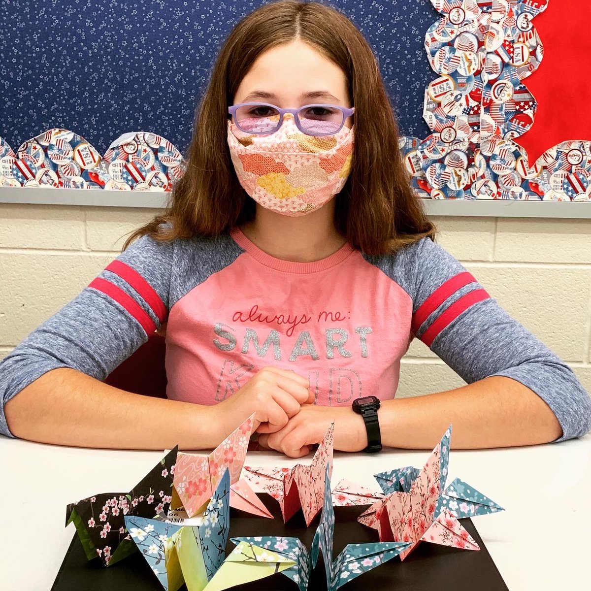 SPurpleteam's tweet image. Students Make that Change by making Origami cranes to promote peace &amp;amp; bring awareness to @UNGoals #16. The goal is to make 1000 origami cranes to display at the Hiroshima Peace Monument and collaborate with their @FCPS_GCP pen pals to do the same!